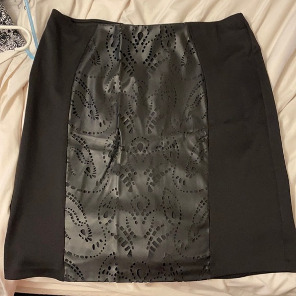 2X plus size black mini with fake leather cut out - Picture 1 of 2